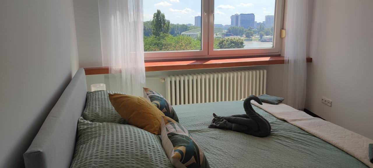 Danube Riverside Apartment With Quite Workplace Братислава Екстер'єр фото